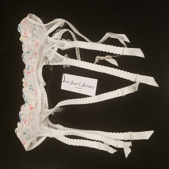 💕FOR LOVE AND LEMONS💕 Outline Floral Garter Belt ~ White Small S NWT - Picture 10 of 16
